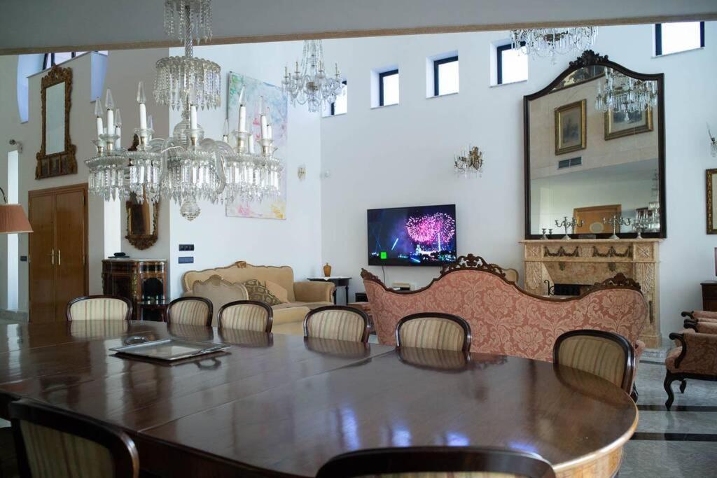 Beachside Villa In Puerto Marina, 베날마데나코스타 외부 사진