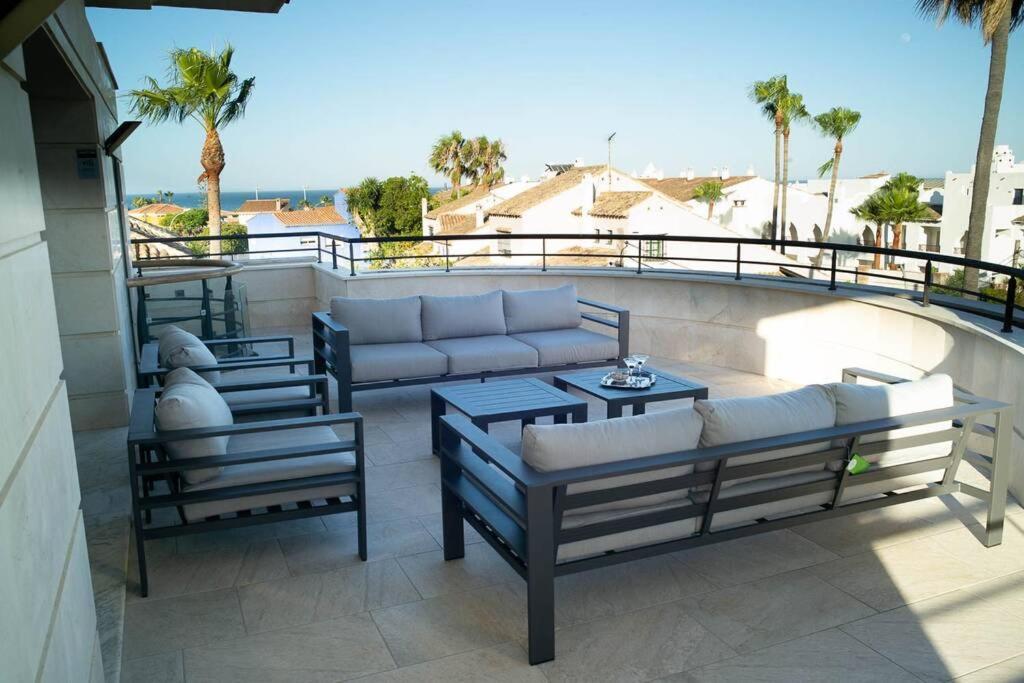 Beachside Villa In Puerto Marina, 베날마데나코스타 외부 사진