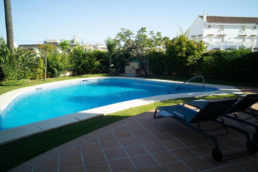 Beachside Villa In Puerto Marina, 베날마데나코스타 외부 사진
