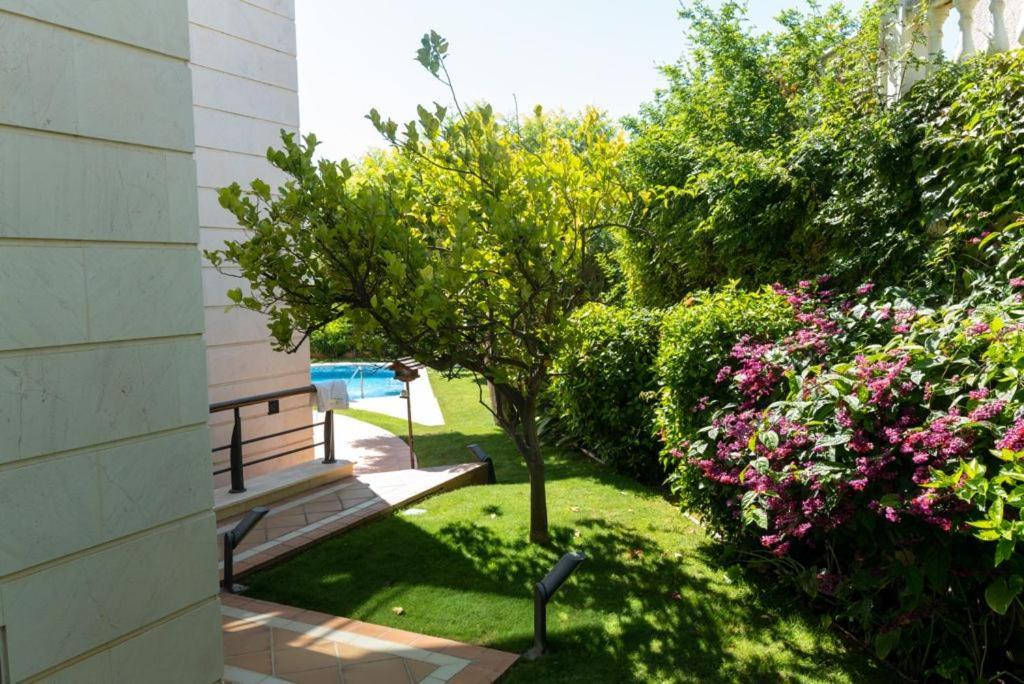 Beachside Villa In Puerto Marina, 베날마데나코스타 외부 사진